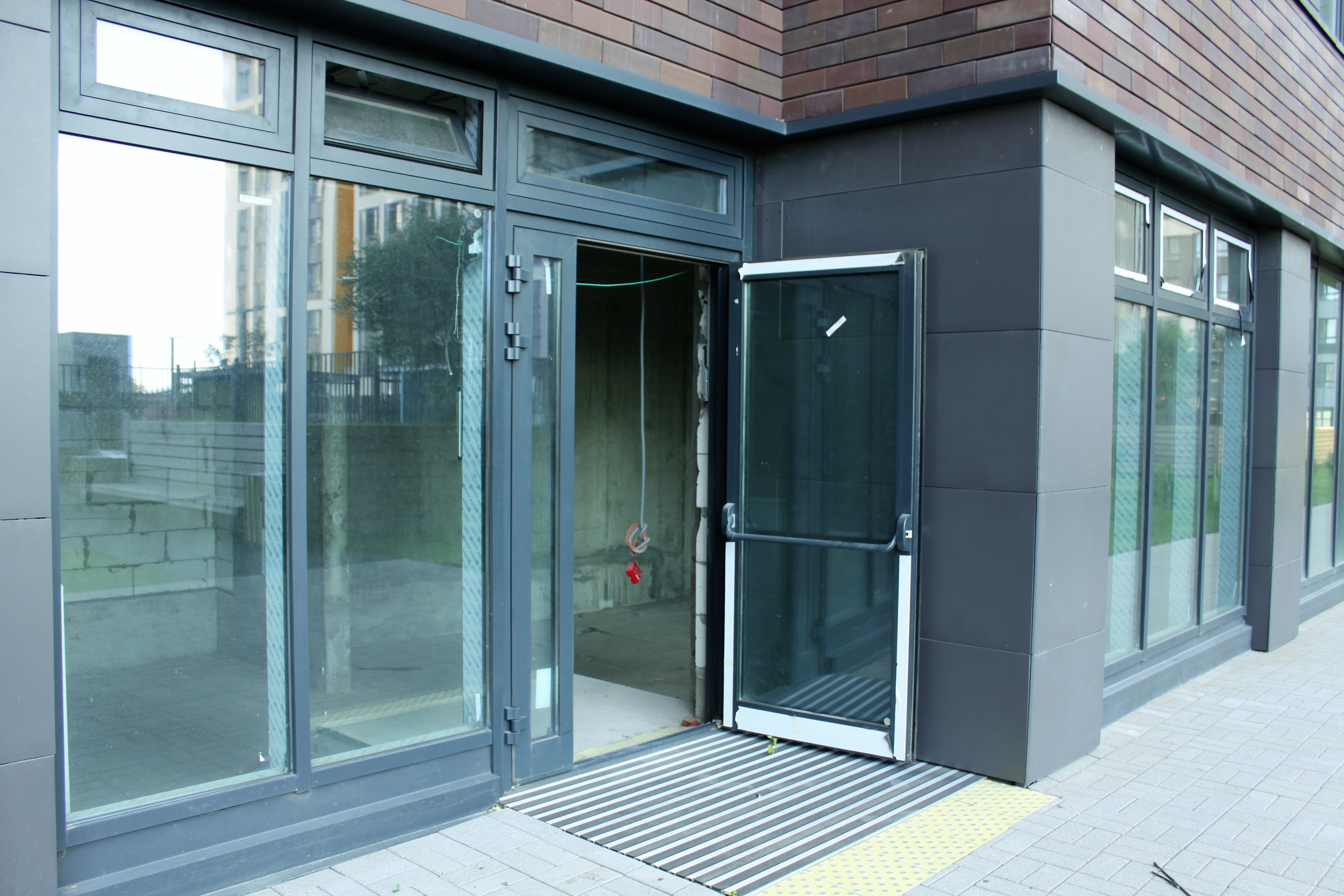 Сдам в аренду помещение свободного назначения 232.6 м.кв.