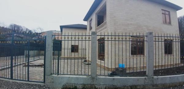 Продам дом в Черешня по адресу Терновая ул, 11, площадь 130 квм Недвижимость Краснодарский край (Россия)   Балкон выполнен великолепными балясинами