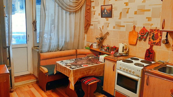 Продам квартиру в Раменском по адресу Красноармейская ул, 11, площадь 38 квм Недвижимость Московская  область (Россия)  Квартира в хорошем состоянии , просторная, уютная,  теплая, санузел совмещенный, лоджия застекленная