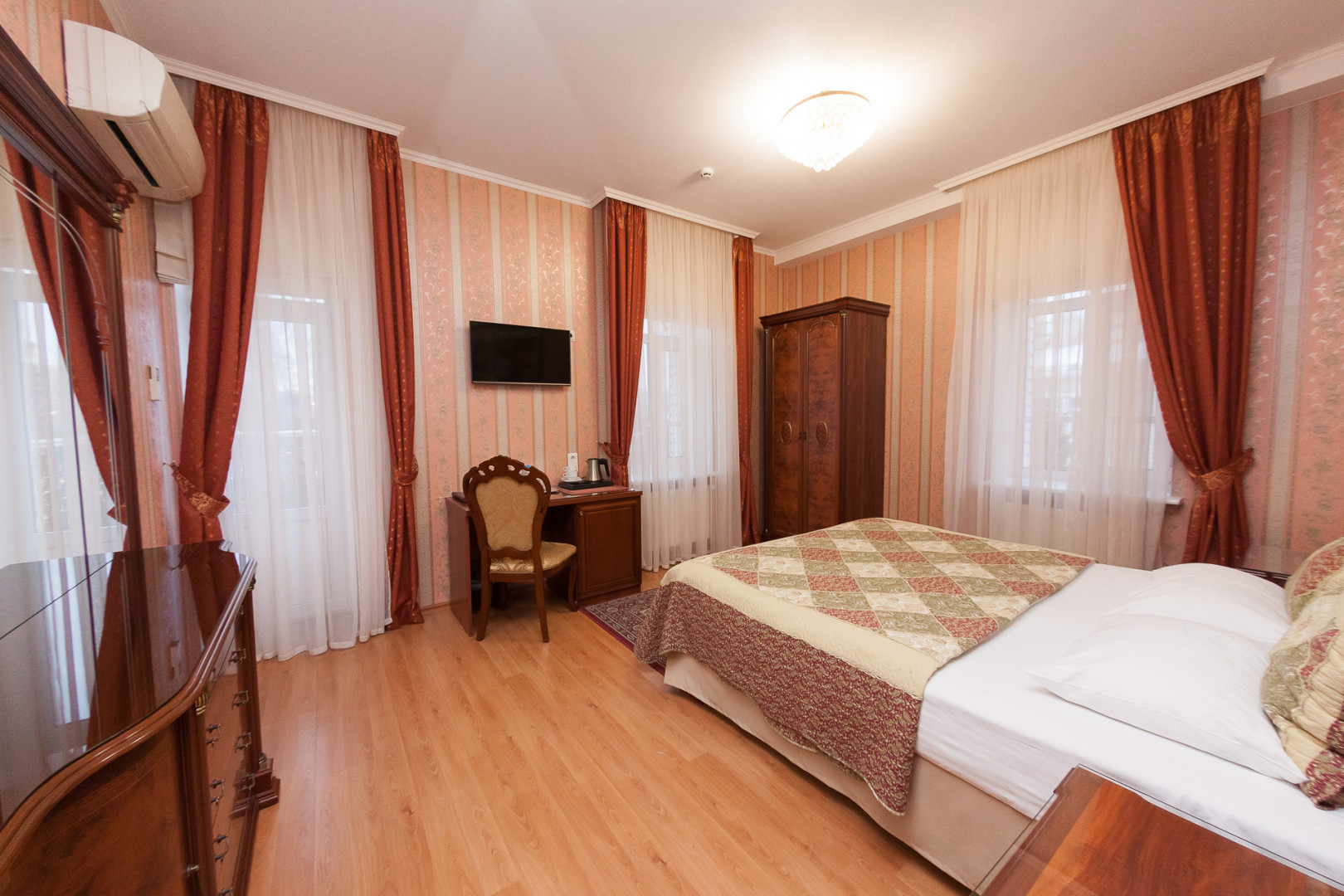 Продам гостиничную недвижимость 530 м.кв.