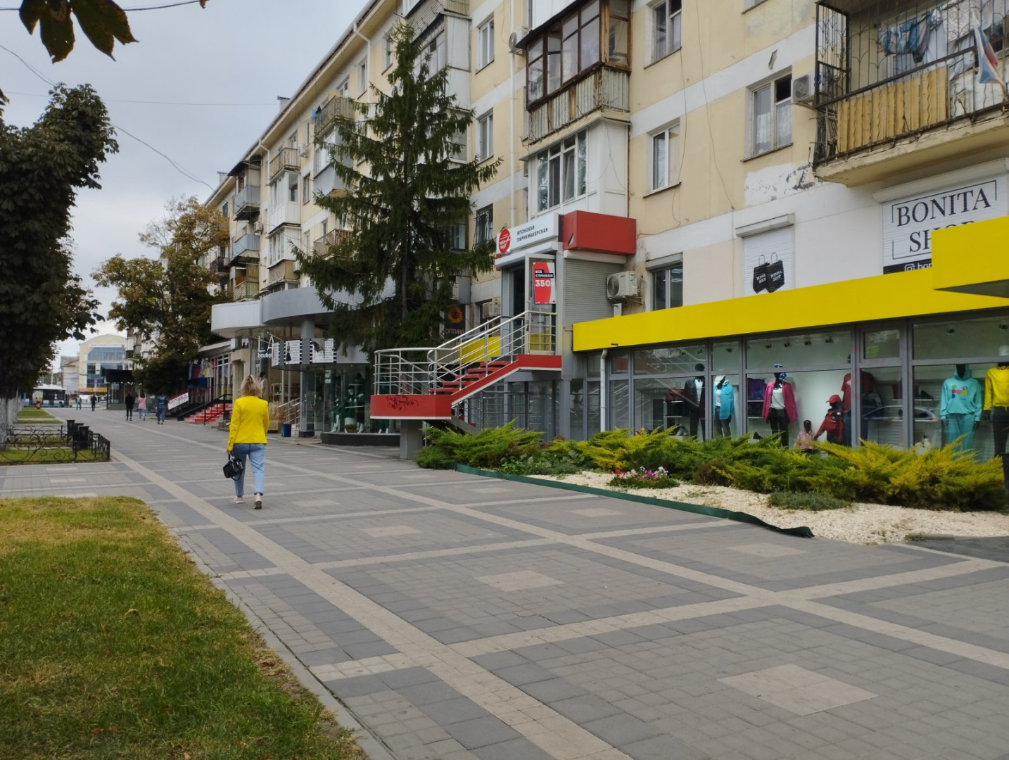 Сдам в аренду магазин 350 м.кв.