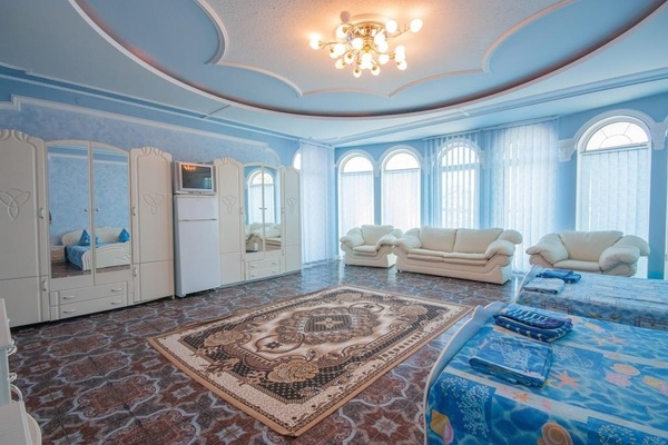 Продам отель в Судаке по адресу Юго-Западный мкр, 3, площадь 1140 квм Недвижимость Республика Крым (Россия) - центральная вода, две накопительные ёмкости по 50 куб
