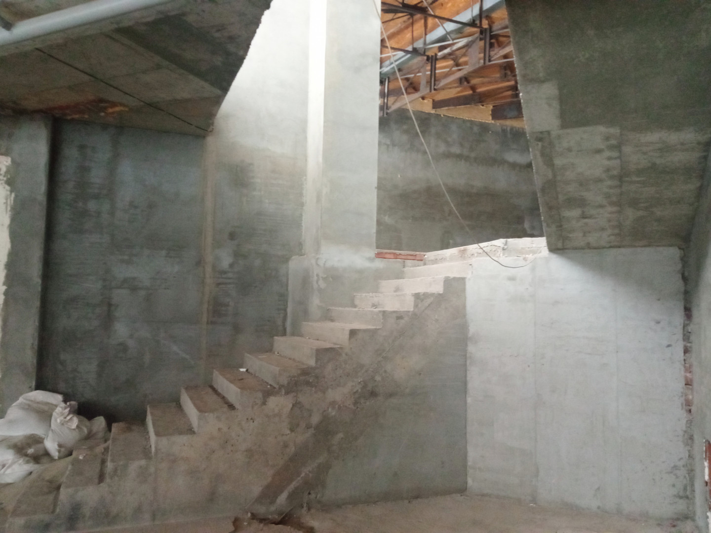 Продам недвижимость под общепит 972 м.кв.