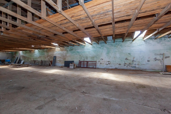 Фото: Здание 980 кв.м., 56 соток. test