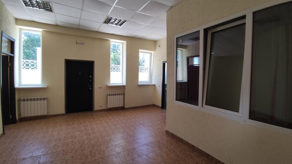 Фото: Здание 980 кв.м., 56 соток. test