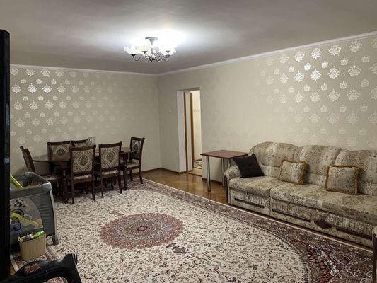 Продам квартиру в Симферополе по адресу Беспалова ул, 154, площадь 985 квм Недвижимость Республика Крым (Россия)  Расположена на втором этаже пятиэтажного дома
