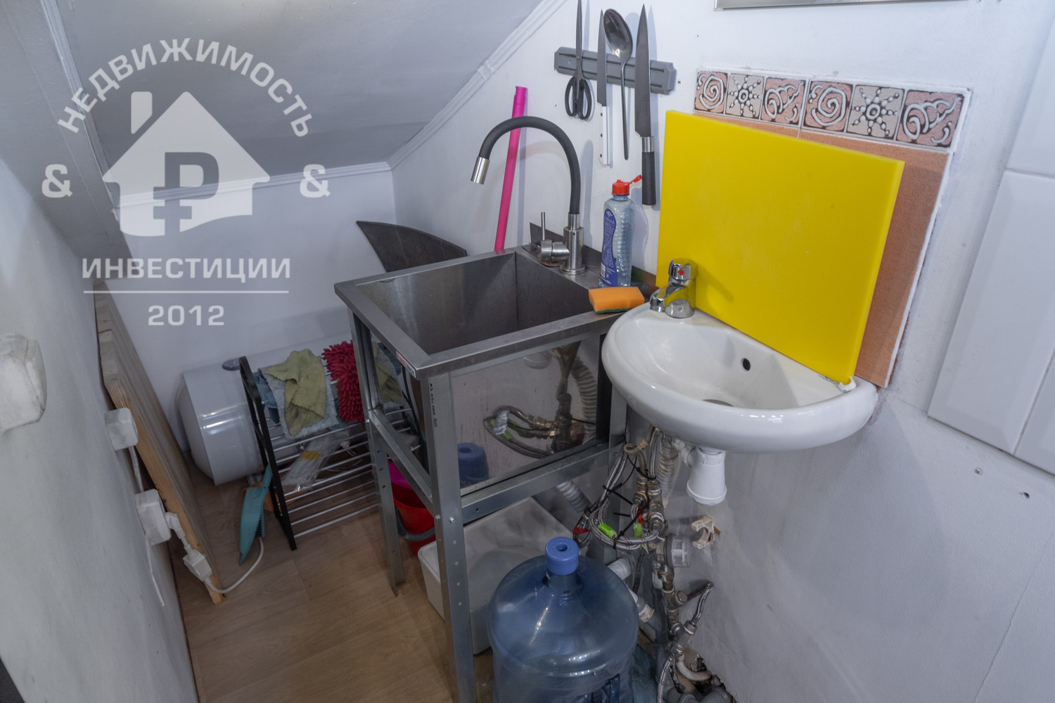 Продам недвижимость под общепит 7.3 м.кв.
