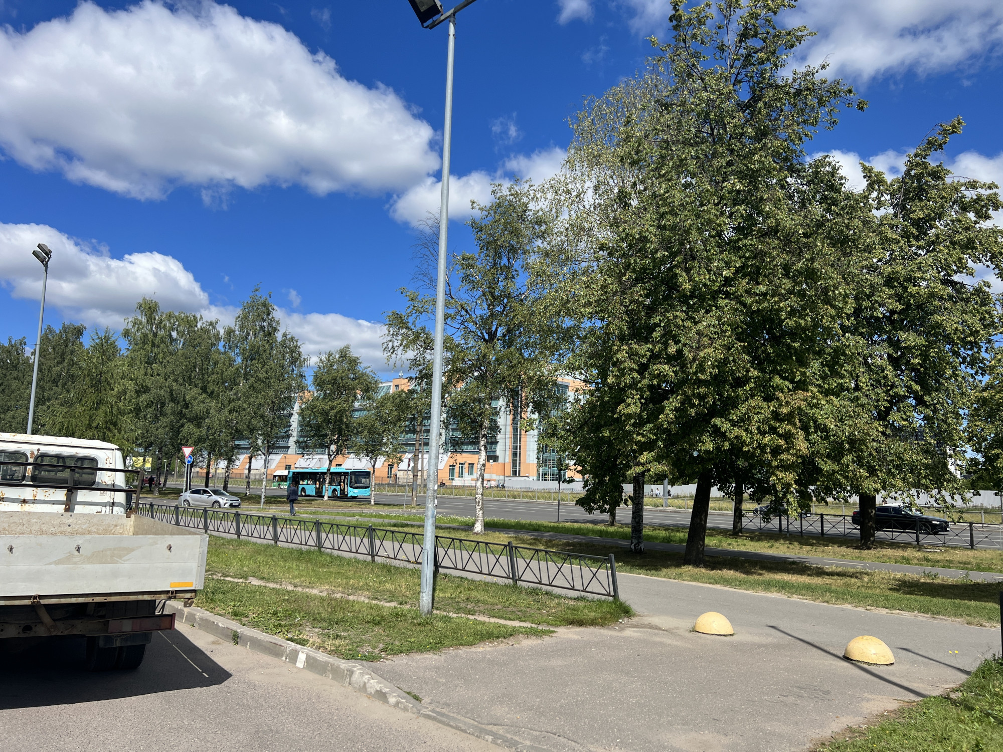 Продам магазин 28.3 м.кв.