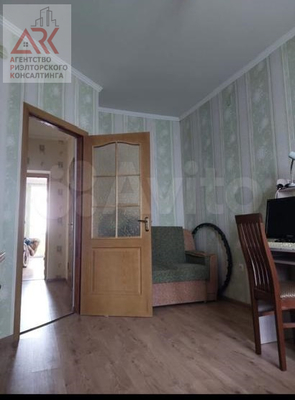 Продам квартиру в Феодосии по адресу Дружбы ул, 42Е, площадь 62 квм Недвижимость Республика Крым (Россия)  Она состоит из просторной холл, светлой и просторной гостиной, уютной спальни, а также отдельной кухни-столовой площадью 15 квадратных метров