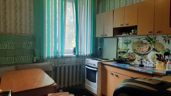 Продам квартиру в Миассе по адресу Карла Маркса ул, 17, площадь 442 квм Недвижимость Челябинская  область (Россия)  Есть капитальная стайка с большим погребом для хранения