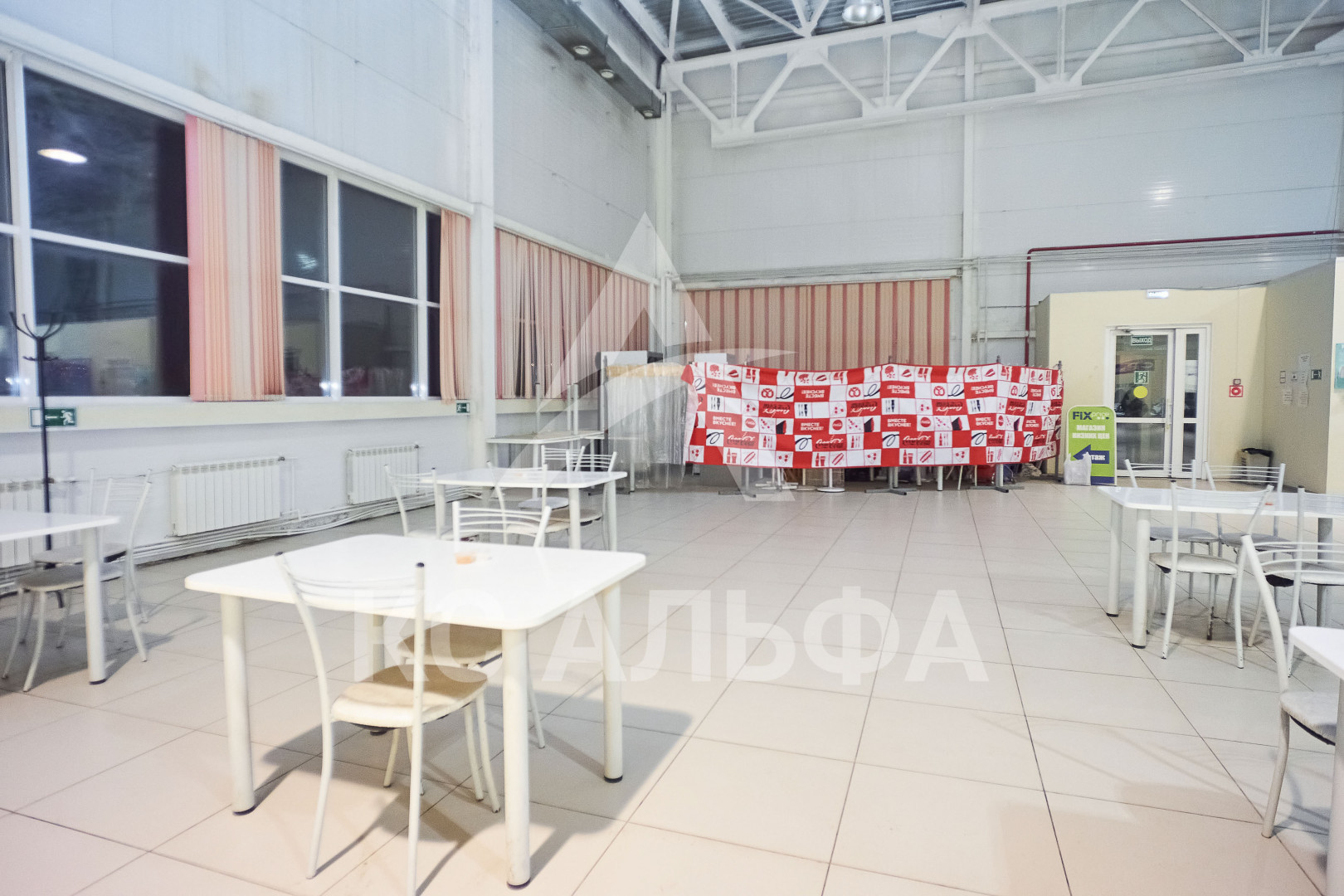 Продам недвижимость под общепит 522.7 м.кв.