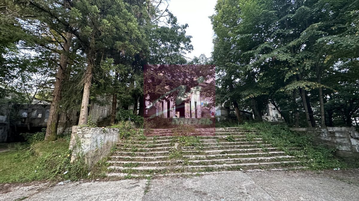 Продам гостиничную недвижимость 1146 м.кв.