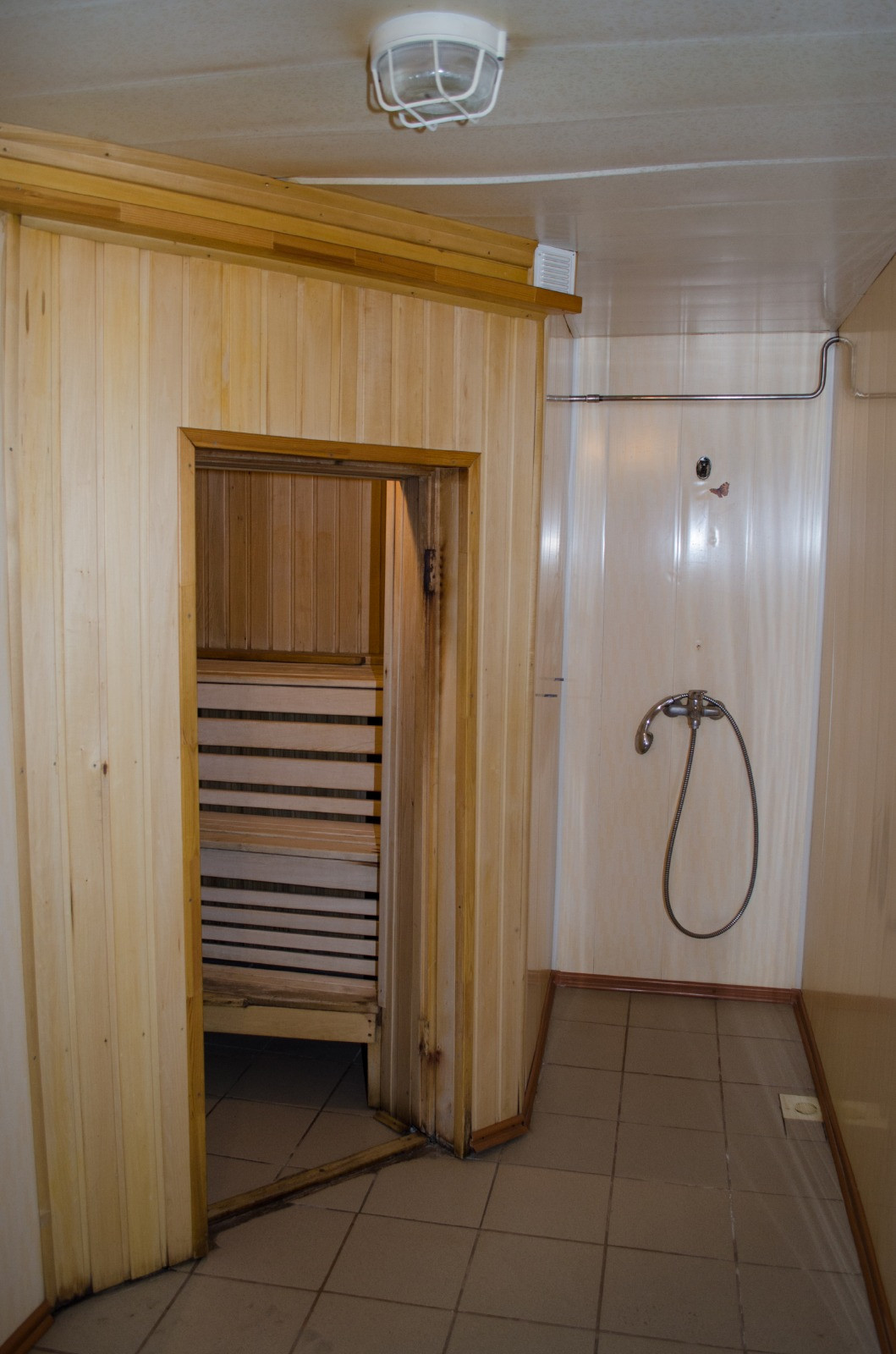 Продам недвижимость в сфере услуг 187 м.кв.