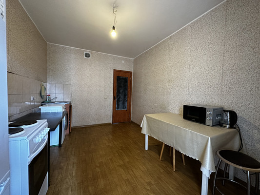 Продам квартиру в Москве по адресу Большая Очаковская ул, 12к5, площадь 662 квм Недвижимость Москва (Россия) Квартира имеет просторные изолированные комнаты, что позволяет каждому члену вашей семьи наслаждаться приватностью и комфортом