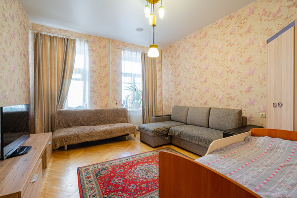 Продам квартиру в Санкт-Петербурге по адресу Херсонская ул, 31А, площадь 794 квм Недвижимость Санкт-Петербург и окрестности (Россия) Квартира очень большая с удобной планировкой, светлая, двухсторонняя имеет 3 изолированные комнаты, просторную прихожую