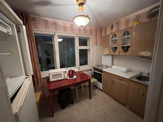 Продам квартиру в Лорис по адресу им Гагарина ул, 99, площадь 43 квм Недвижимость Краснодарский край (Россия) Удачная планировка, которая позволяет рационально использовать пространство, светлая кухня, комнаты изолированы, санузел раздельный
