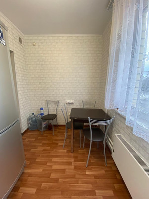 Продам квартиру в Пенино по адресу Московская ул, 5, площадь 38 квм Недвижимость Москва (Россия)  Теплая, светлая и уютная квартира , открывается шикарный вид из окна