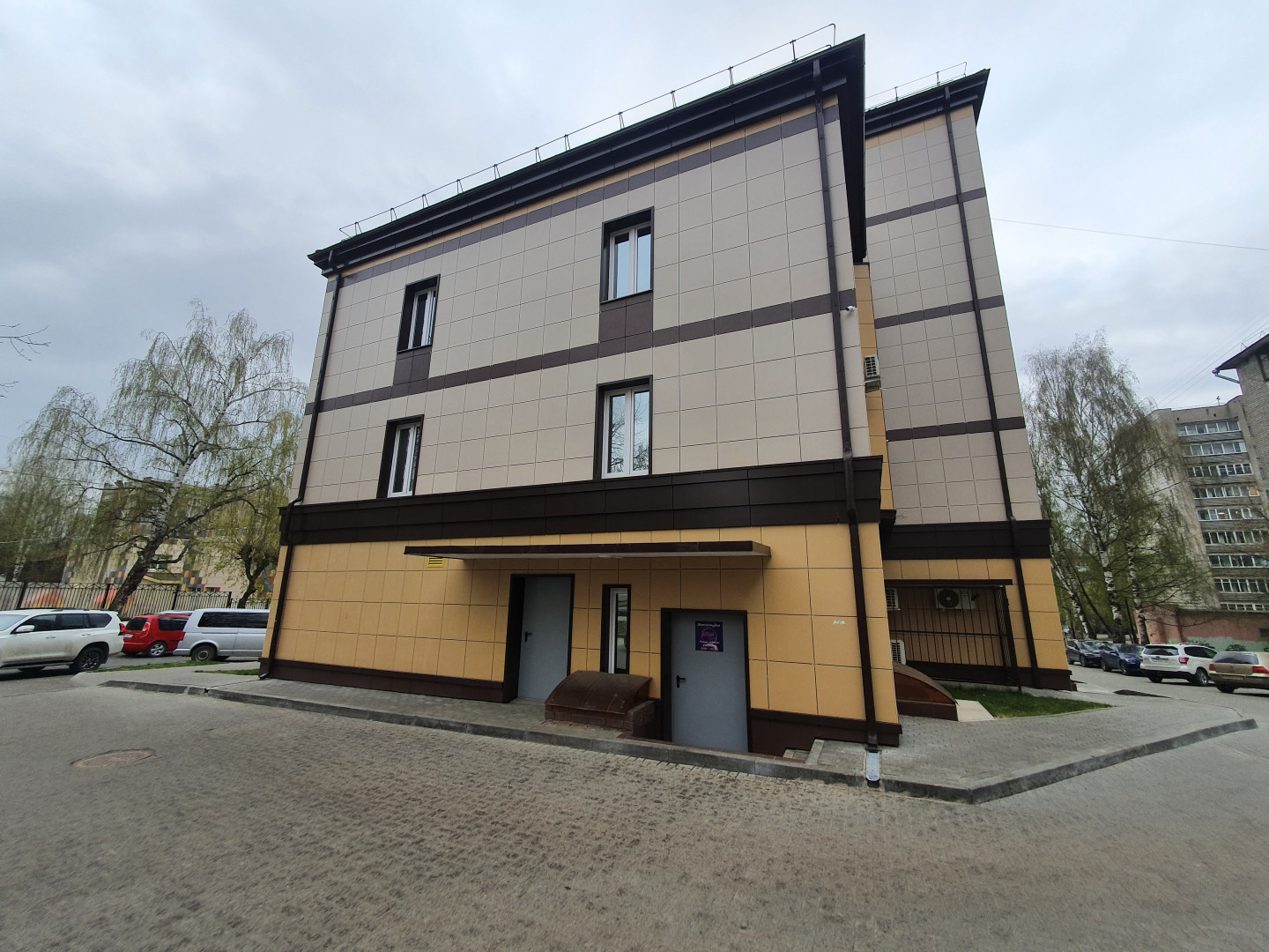 Сдам в аренду офис 77 м.кв.