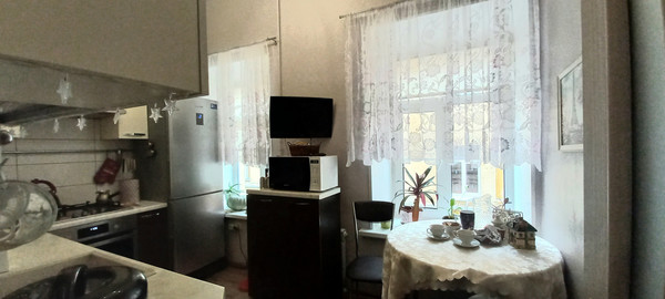 Продам квартиру в Санкт-Петербурге по адресу Климов пер, 5, площадь 411 квм Недвижимость Санкт-Петербург и окрестности (Россия) Двор закрытый, вход на лестницу по домофону, поддерживается чистота в МОПах