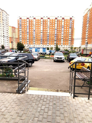 Продам квартиру в Домодедово по адресу Строителей б-р, 3, площадь 626 квм Недвижимость Московская  область (Россия)  Удачная планировка, окна выходят во двор