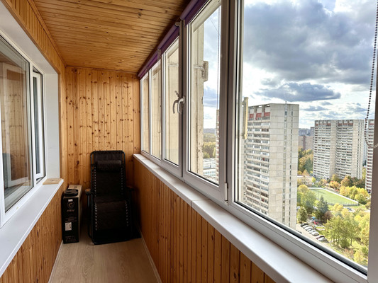 Продам квартиру в Зеленограде по адресу Болдов Ручей ул, 1111, площадь 854 квм Недвижимость Москва (Россия) Продается 3-комнатная квартира удобной планировки с изолированными комнатами и 2мя застекленными лоджиями в г