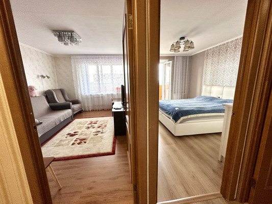 Продам квартиру в Зеленограде по адресу Болдов Ручей ул, 1111, площадь 854 квм Недвижимость Москва (Россия)  Чистый подъезд, 4 лифта( 2 грузовых+ 2 пассажирских), закрытый холл на 4 квартиры