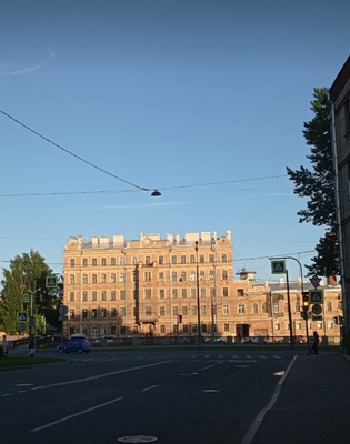 Продам квартиру в Санкт-Петербурге по адресу Обводного канала наб, 66, площадь 104 квм Недвижимость Санкт-Петербург и окрестности (Россия)  Просторная, двухсторонняя тихая, светлая(8 окон), теплая, четырехкомнатная квартира