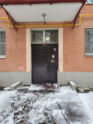 Продам квартиру в Москве по адресу Зеленодольская ул, 19к1, площадь 372 квм Недвижимость Москва (Россия)  Квартира под ремонт, комнаты смежноизолированные, которые очень легко можно переделать в изолированные