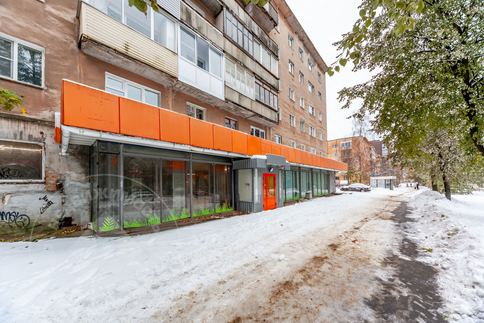 Сдам в аренду магазин 567.7 м.кв.