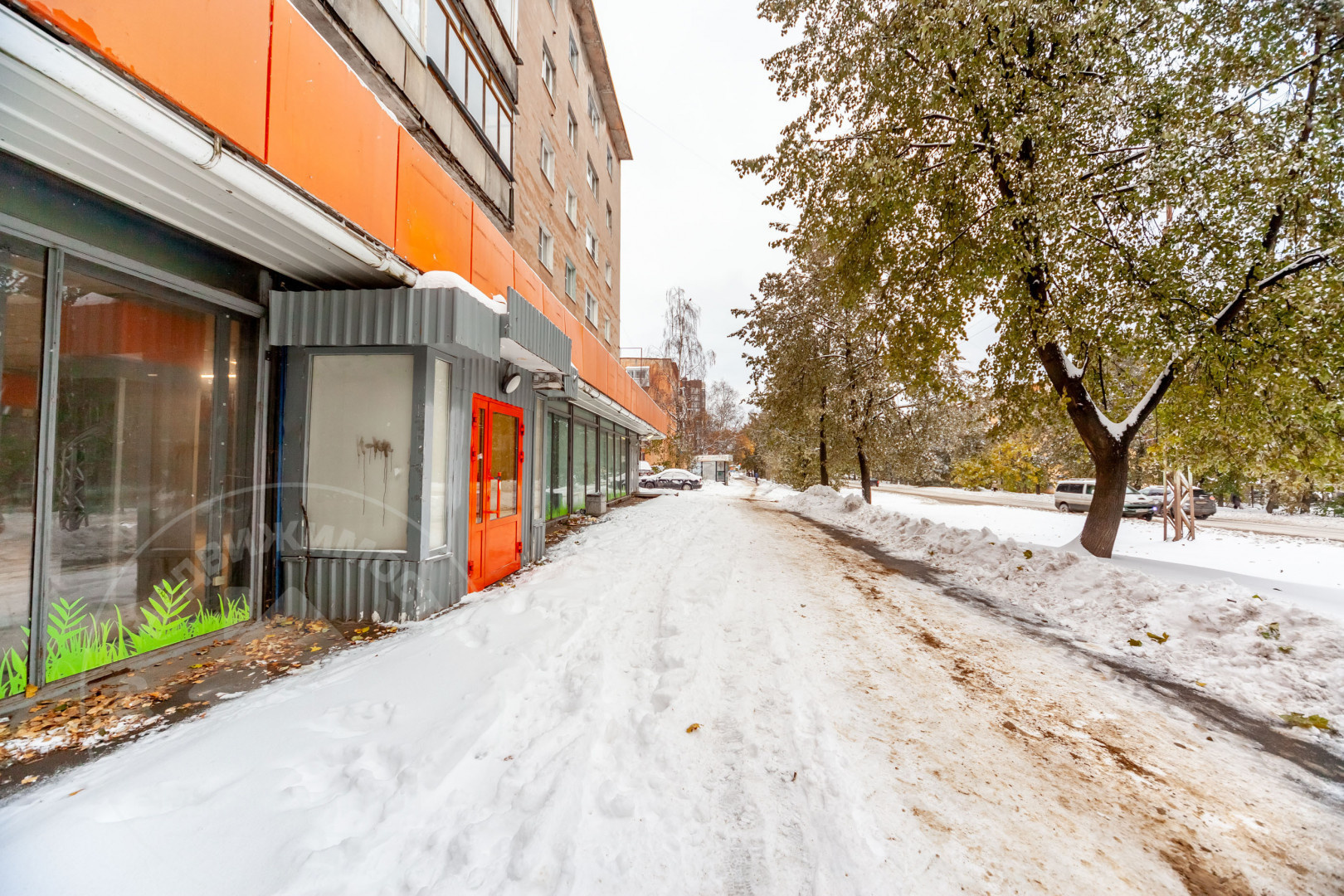 Сдам в аренду магазин 567.7 м.кв.
