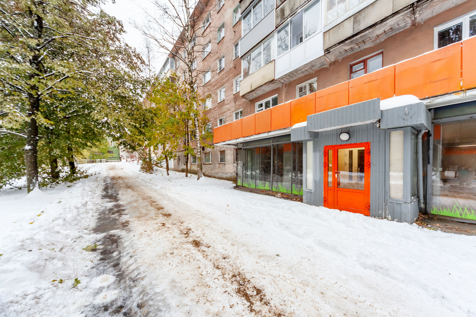 Сдам в аренду магазин 567.7 м.кв.
