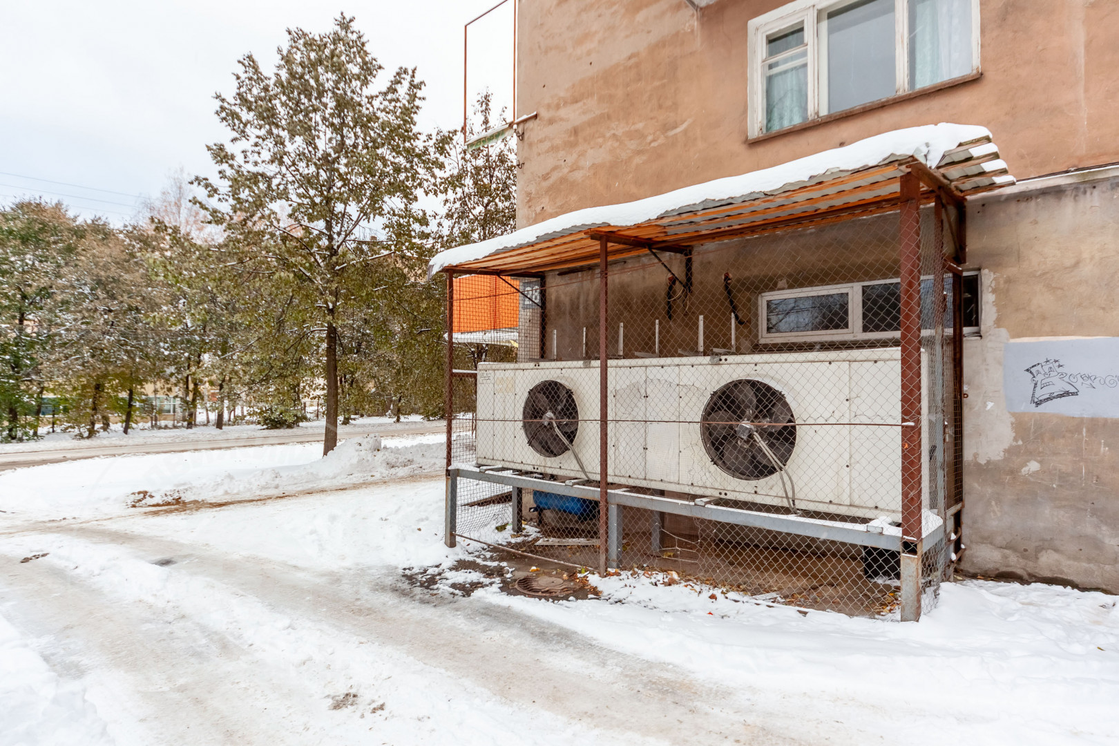 Сдам в аренду магазин 567.7 м.кв.