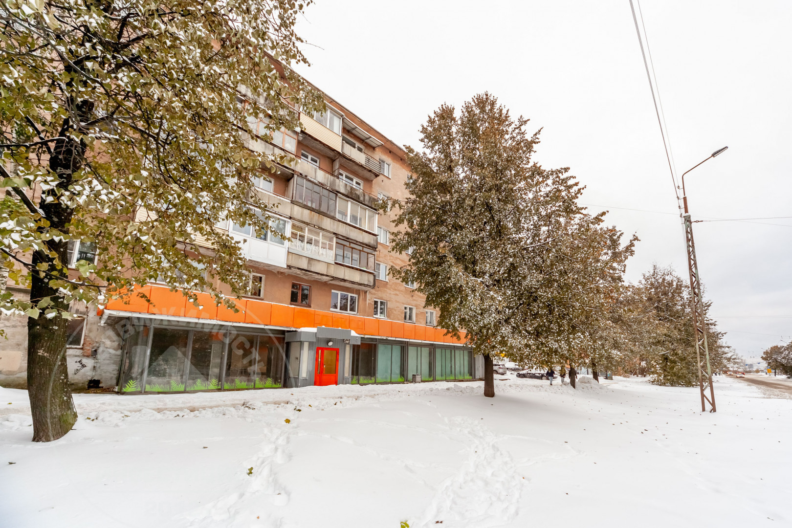 Сдам в аренду магазин 567.7 м.кв.