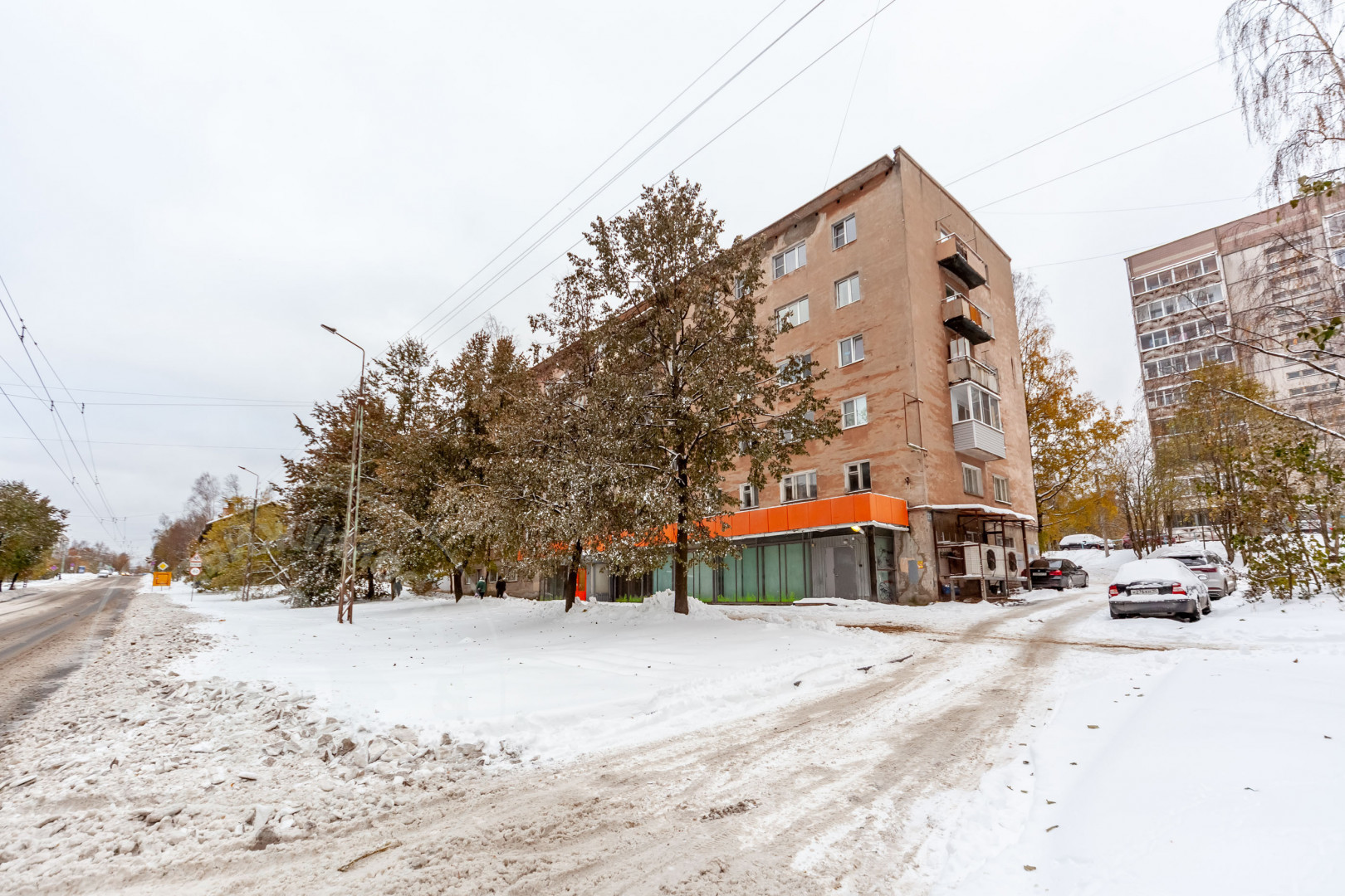 Сдам в аренду магазин 567.7 м.кв.