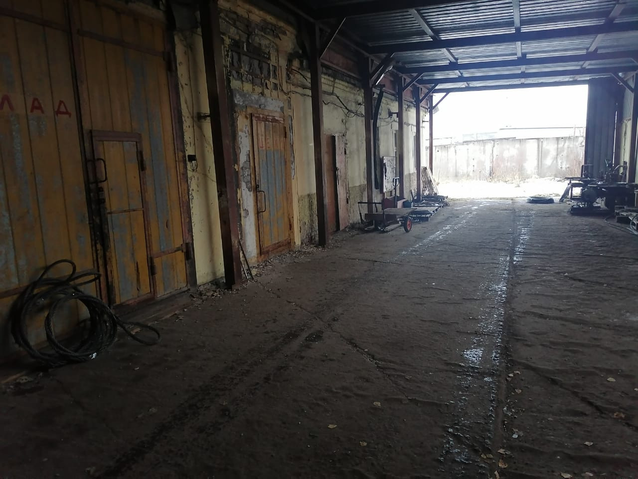 Сдам в аренду склад 206.6 м.кв.
