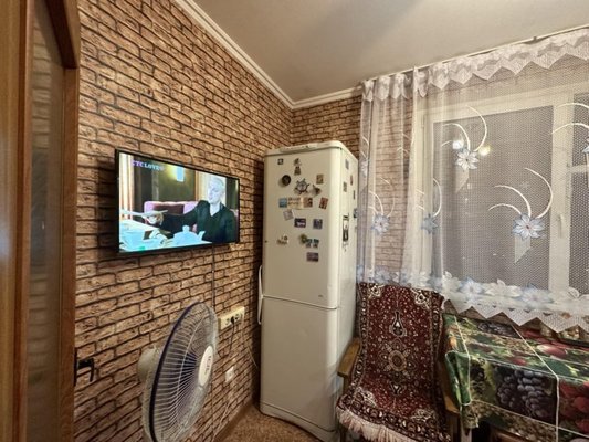 Сдам в аренду квартиру в Барнауле по адресу Сизова ул, 24, площадь 34 квм Недвижимость Алтайский край (Россия)  Присутствует все для комфортного проживания: шкаф для хранения, спальные места, холодильник, плита, стиральная машина