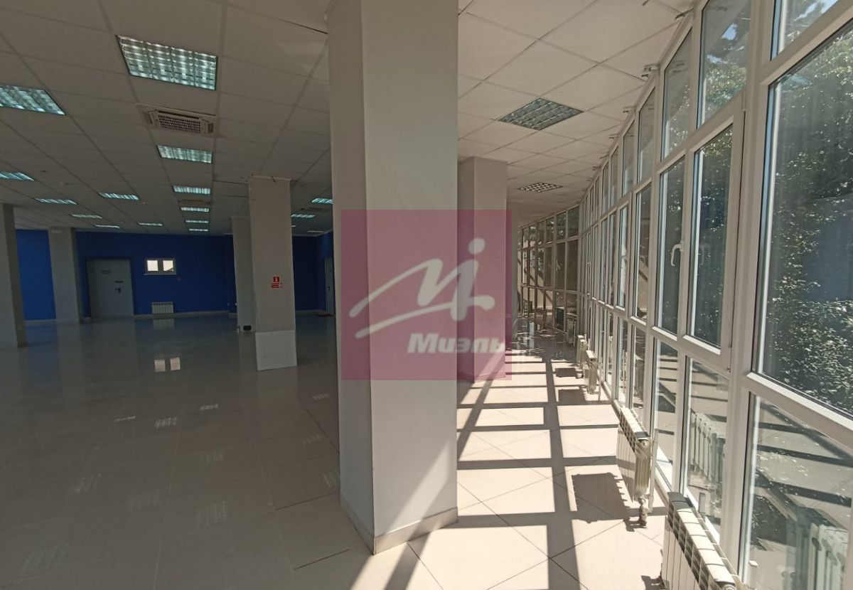 Сдам в аренду помещение свободного назначения 810.3 м.кв.
