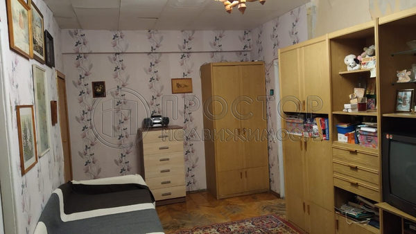 Продам квартиру в Москве по адресу Измайловское ш, 11, площадь 543 квм Недвижимость Москва (Россия)  Балкон из комнаты, застеклен