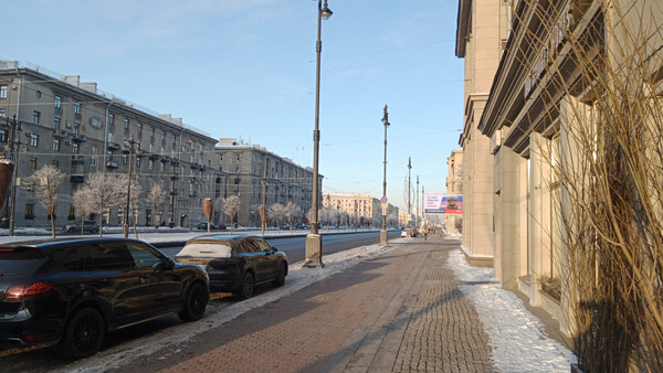 Продам квартиру в Санкт-Петербурге по адресу Московский пр-кт, 204А, площадь 646 квм Недвижимость Санкт-Петербург и окрестности (Россия)  Во дворе есть парковка