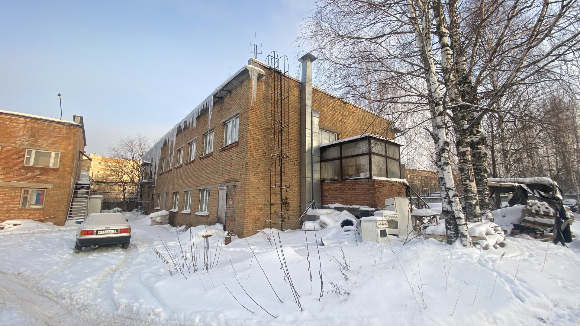 Продам недвижимость в сфере услуг 561 м.кв.