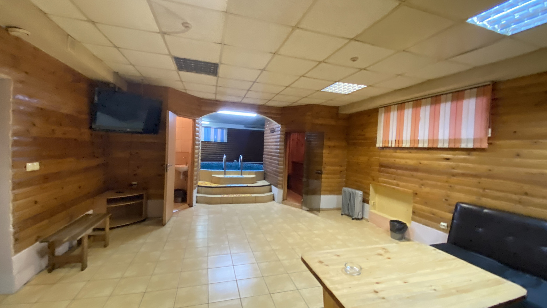 Продам недвижимость в сфере услуг 561 м.кв.