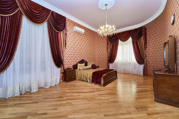 Продам дом в Краснодаре по адресу им Ковалева ул, 30, площадь 493 квм Недвижимость Краснодарский край (Россия) 5 метра - в комнатах, 9 метров - в гостиной