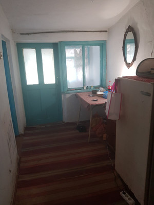 Продам квартиру в Зуя по адресу Боковая ул, 5, площадь 50 квм Недвижимость Республика Крым (Россия) В квартире 3 комнаты: 2 изолированные и одна смежная, есть кухня, ванная, коридор