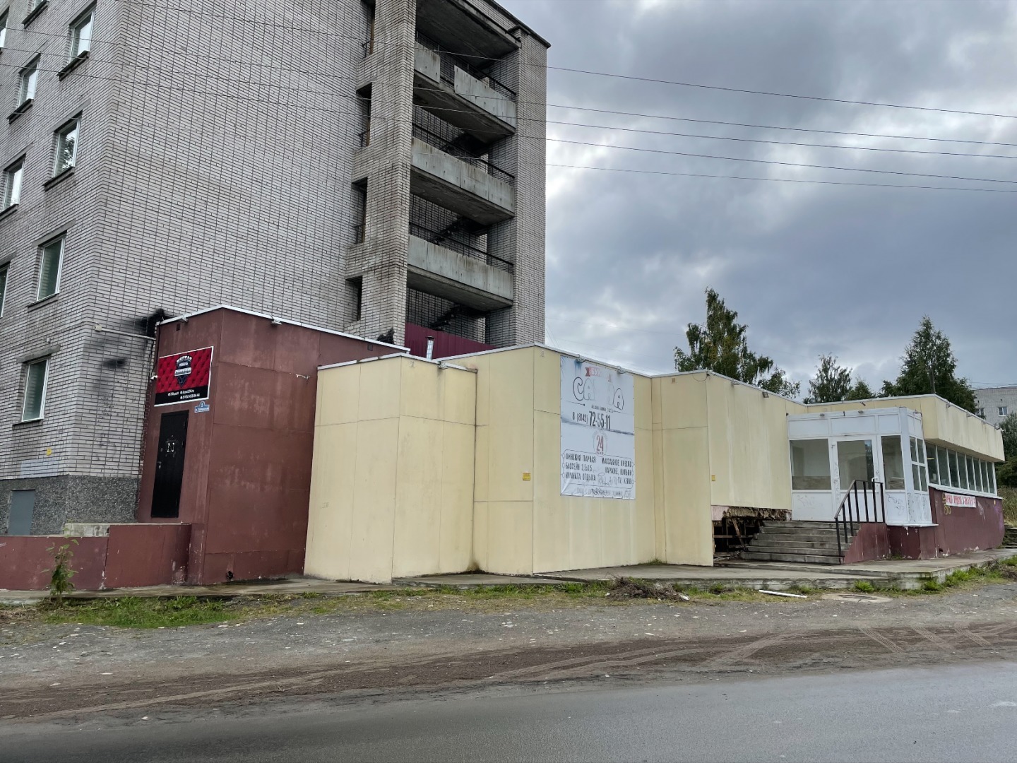 Сдам в аренду магазин 215 м.кв.