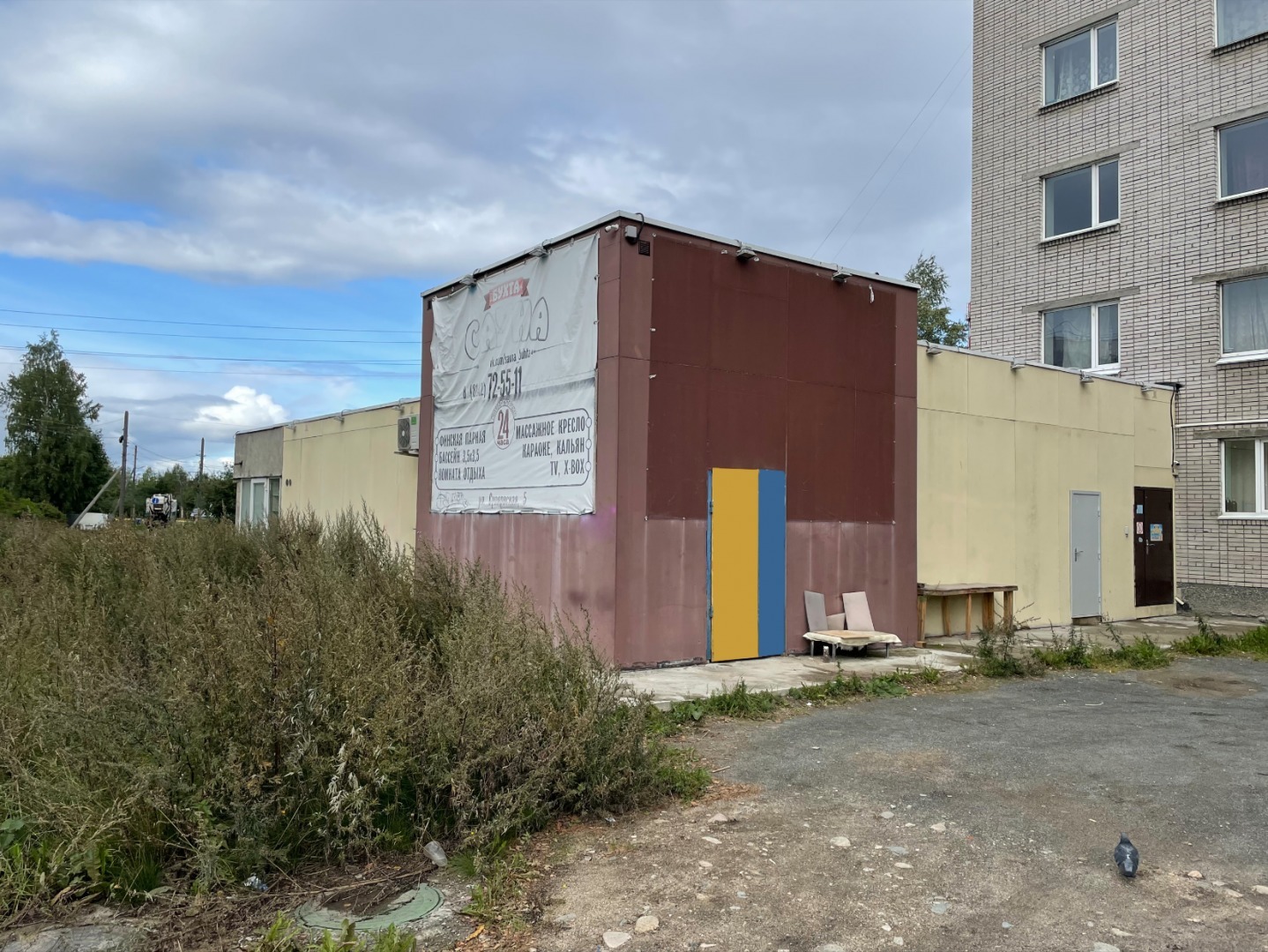 Сдам в аренду магазин 215 м.кв.