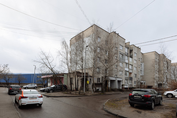 Продам торговые помещения в Калининграде по адресу Дзержинского ул, 44, площадь 1364 квм Недвижимость Калининградская  область (Россия) м