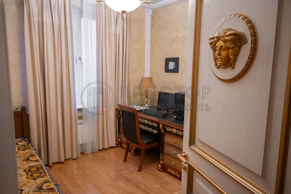 Продам квартиру в Москве по адресу Оболенский пер, 9к8, площадь 1238 квм Недвижимость Москва (Россия) Эта квартира имеет общую площадь 124 кв
