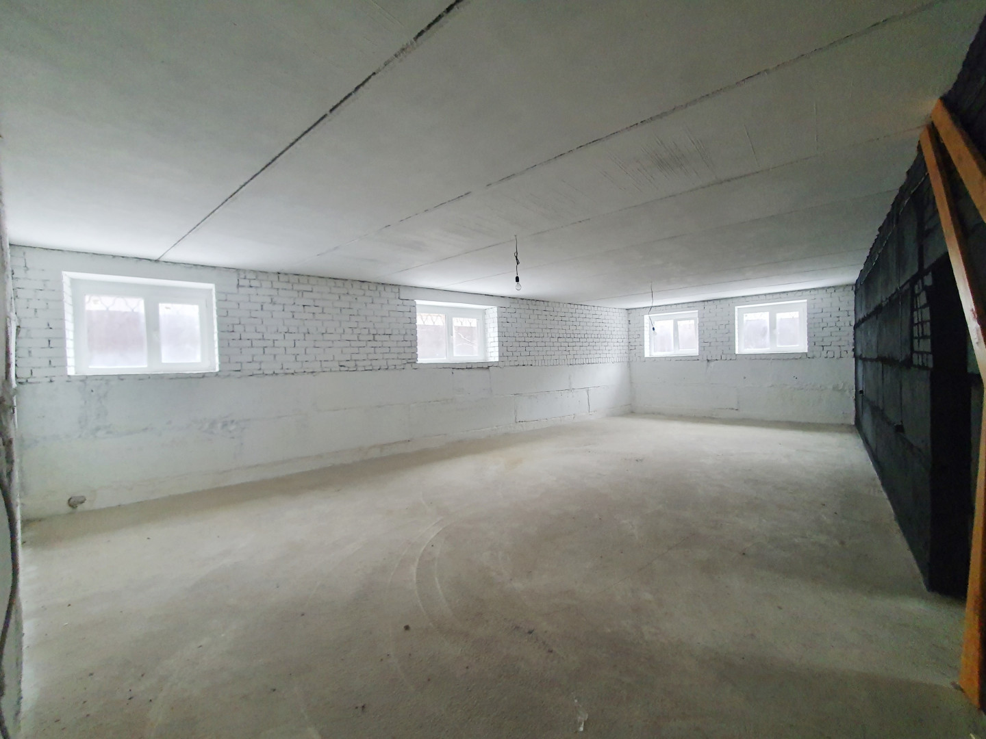 Продам помещение свободного назначения 300 м.кв.