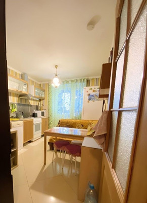 Продам квартиру в Москве по адресу Рублёвское ш, 79, площадь 716 квм Недвижимость Москва (Россия)  Есть все оборудование, посудомоечная машина, стиральная машина и тд