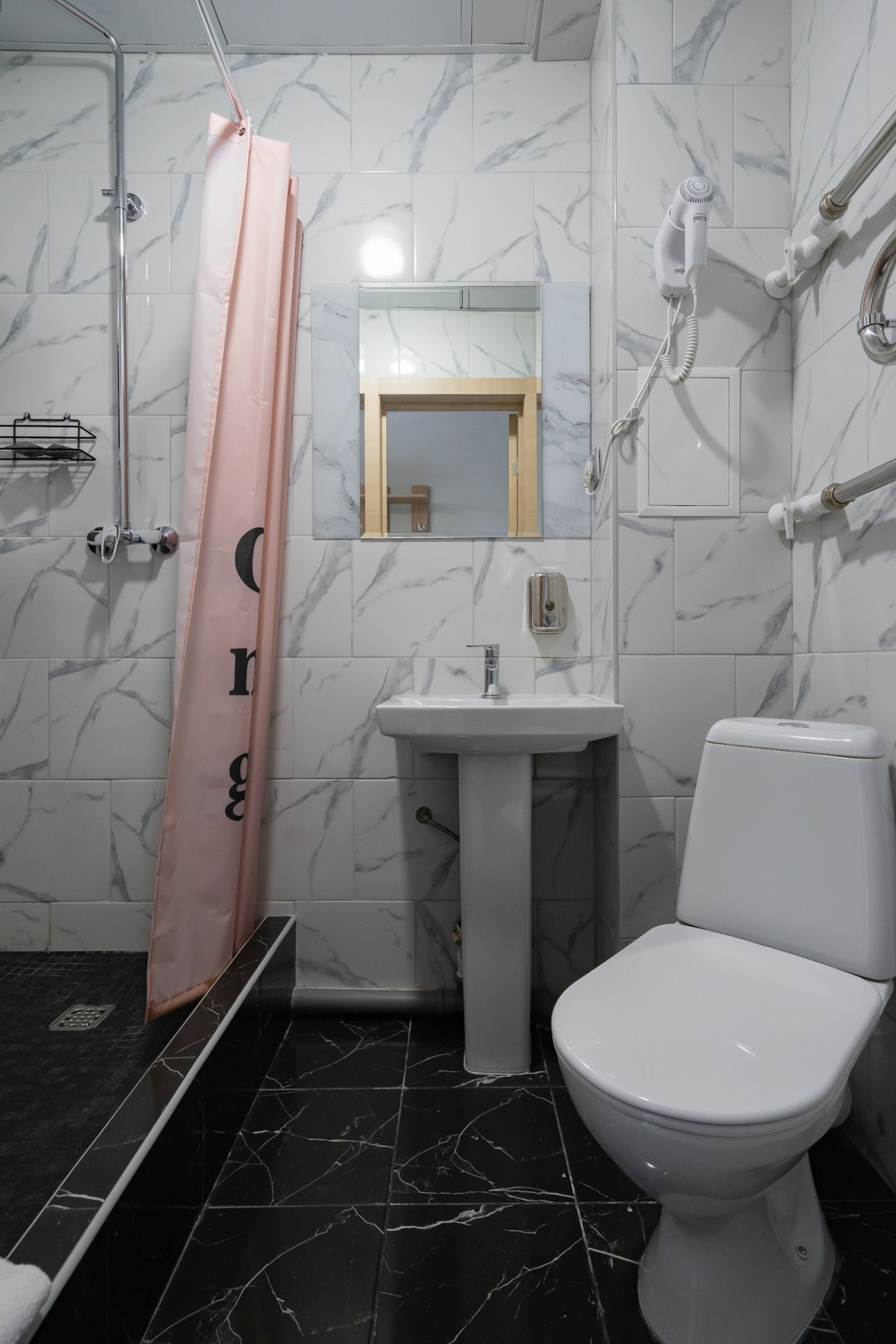 Продам гостиничную недвижимость 1052 м.кв.